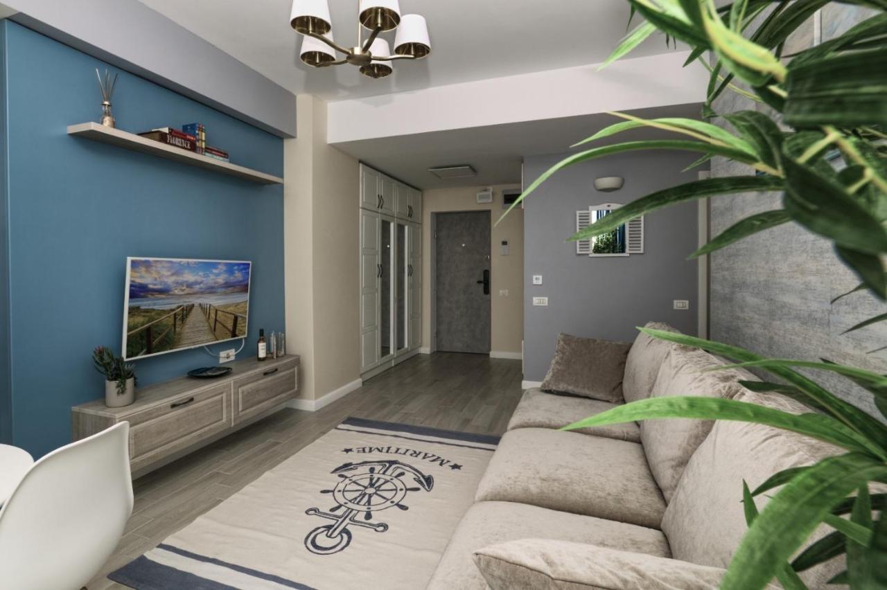 Riva Lake Boutique Apartment Mamaia Bagian luar foto