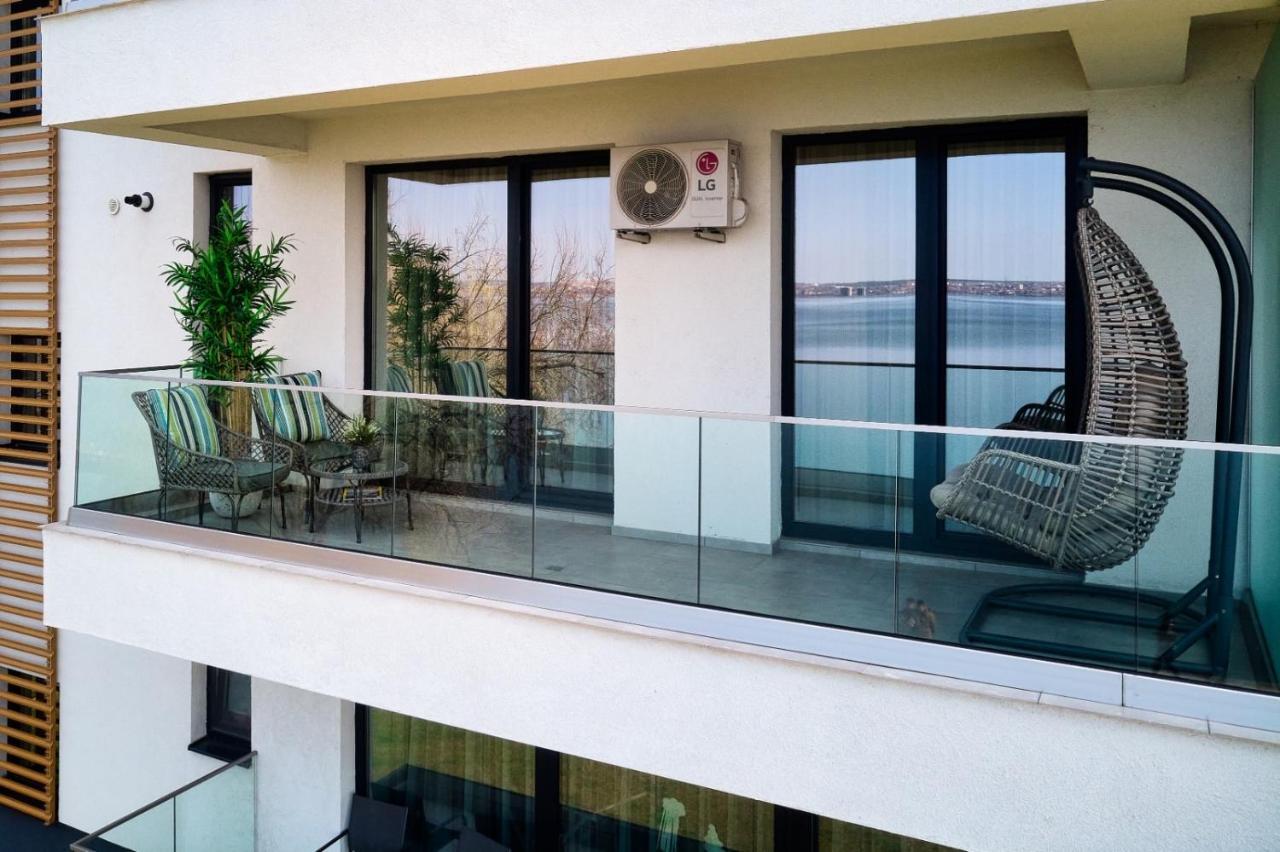 Riva Lake Boutique Mamaia Bagian luar foto