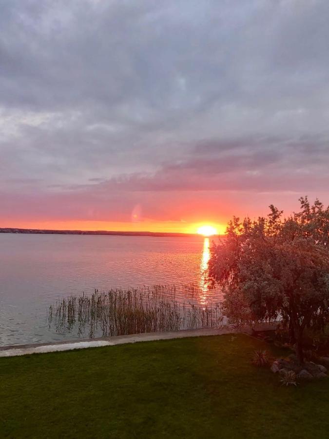 Riva Lake Boutique Mamaia Bagian luar foto
